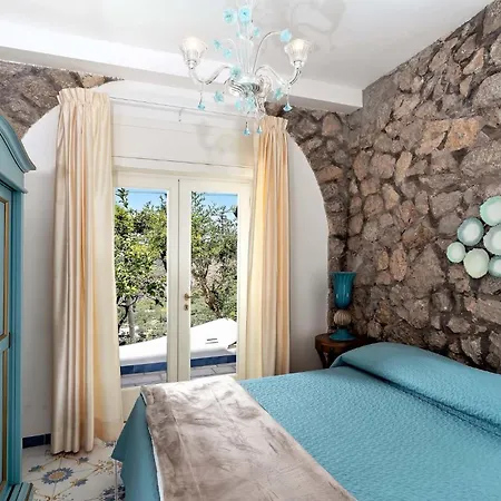 Beautiful In With Kitchen Holiday home